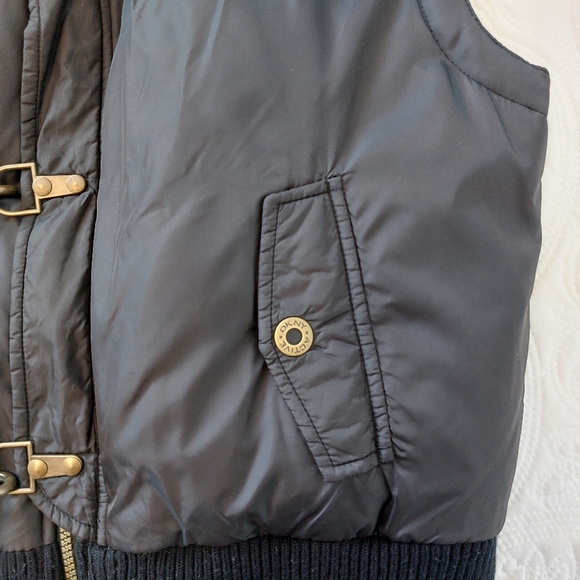 DKNY • Black + gold vest ✨️ - Picture 4 of 9